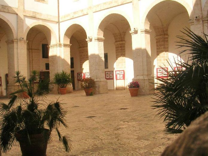 chiostro palazzo San Francesco