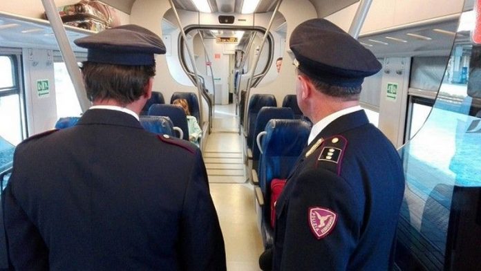 polizia sul treno