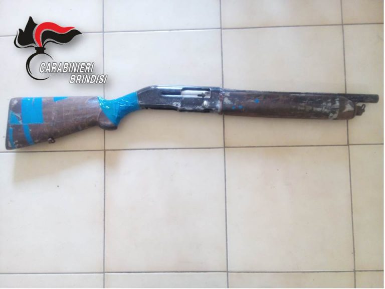 Ritrovato in un casolare disabitato un fucile rubato ventuno anni fa