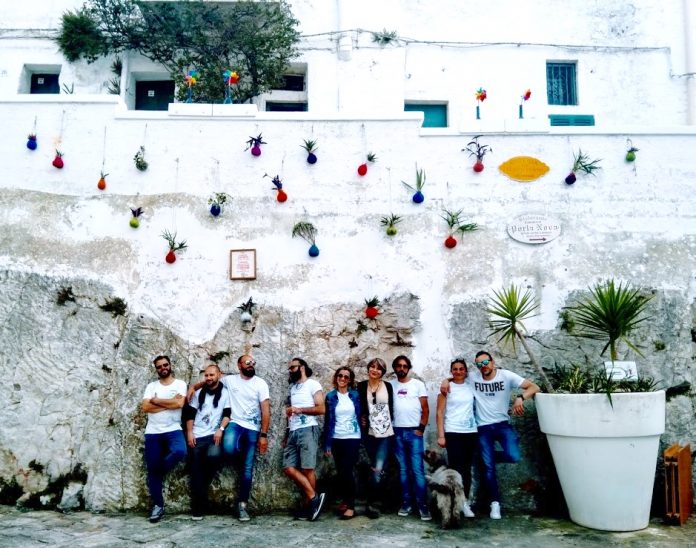 Ostuni Green Riot rivisita e abbellisce l'installazione in Largo Stella ...