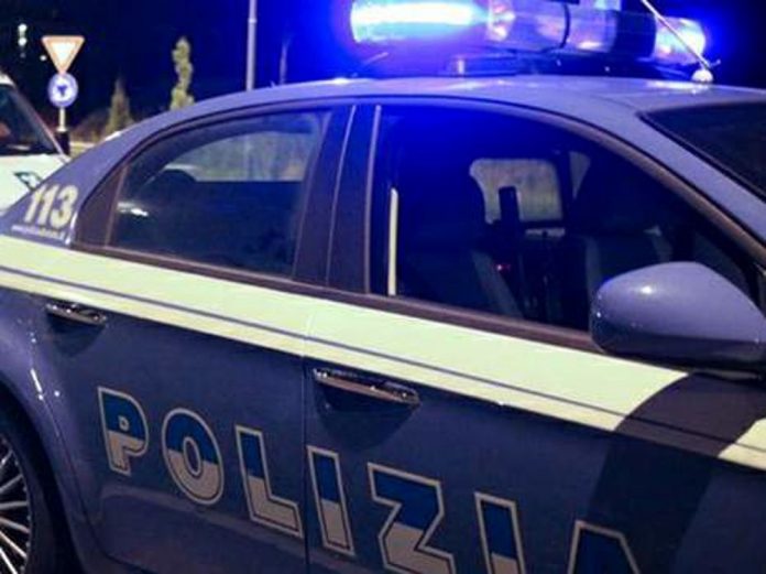 Polizia spaccata notturna