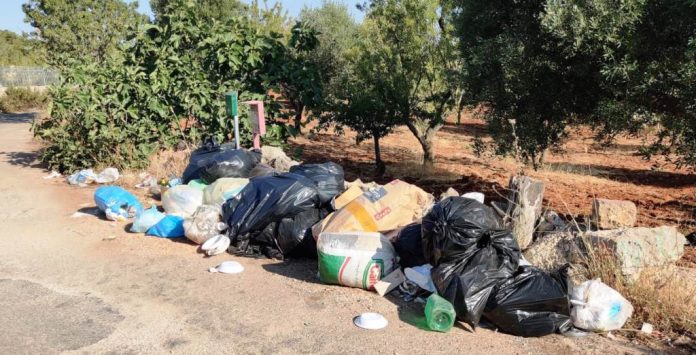 rifiuti contrada Tamburroni