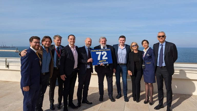 Ryanair lancia il più grande operativo estivo di sempre per la Regione Puglia Ryanair lancia il più grande operativo estivo di sempre per la Regione Puglia