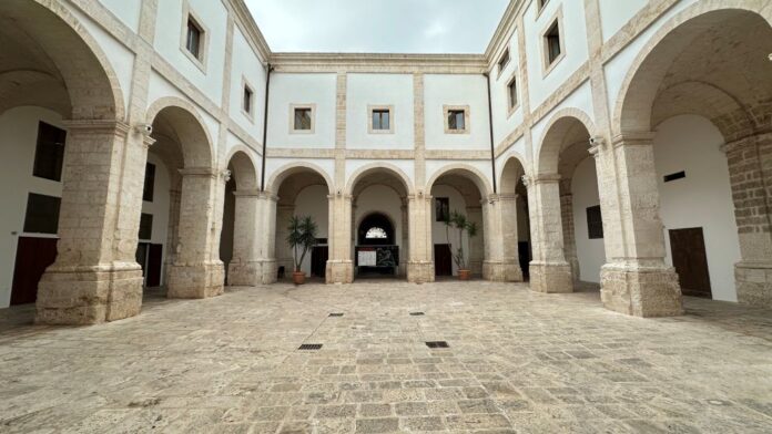 chiostro san francesco ostuni