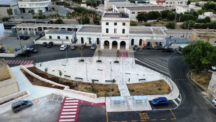 riqualificazione piazzale stazione